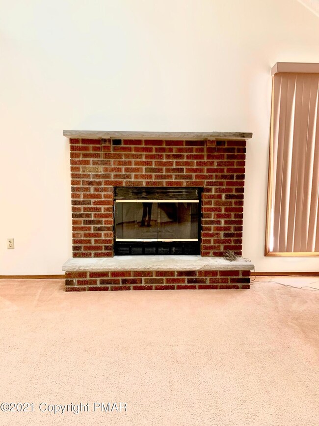 307 Shannon Dr, Long Pond, PA 18334 - photo 5