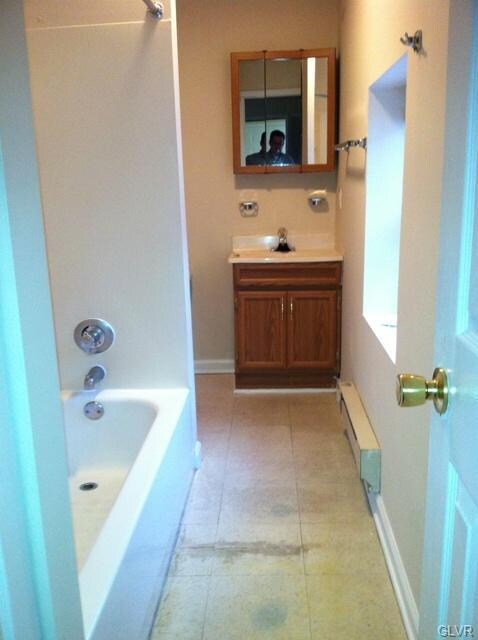 5210 Pennsylvania St unit 208, Whitehall, PA 18052 - photo 7