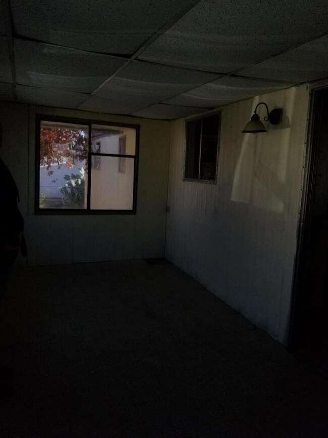 1601 Poso Dr unit 68, Wasco, CA 93280 - photo 4