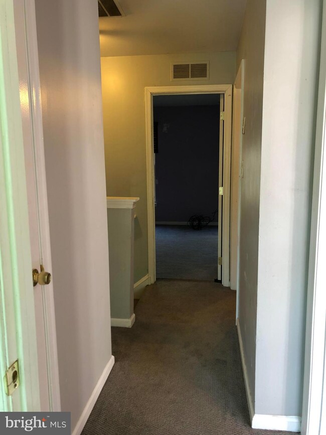 87 Guilford Place, Burlington, NJ 08016 - photo 5