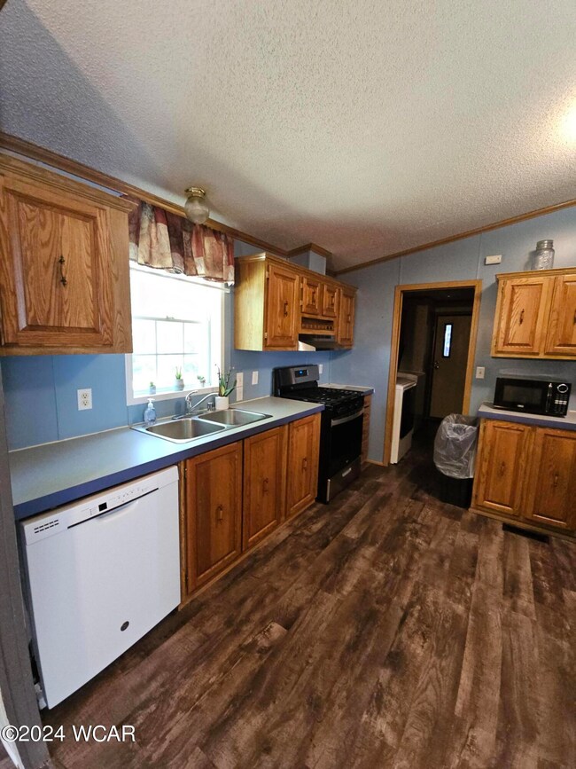 6 Lakeside Dr, Lima, OH 45804 - photo 2