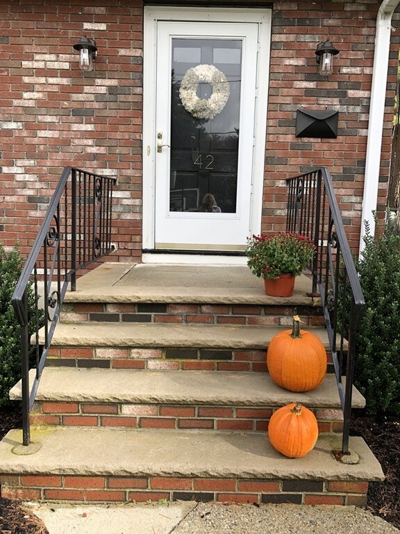 42 Lakeshore Dr, Westwood, MA 02090 - photo 2