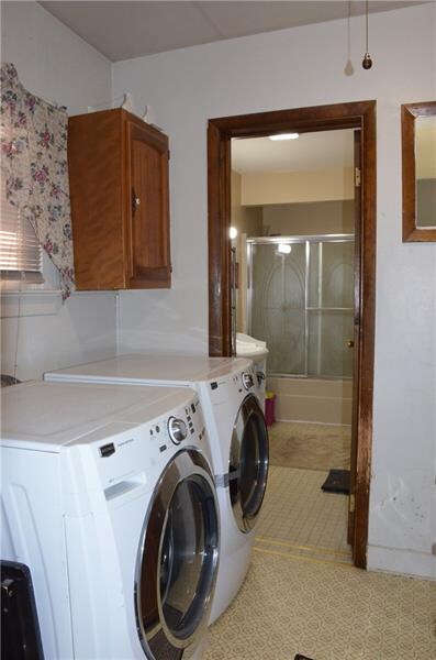 Unit 1 does have laundry hook up