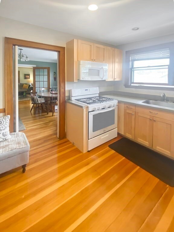 64 Sanborn Ave unit 2, West Roxbury, MA 02132 - photo 7