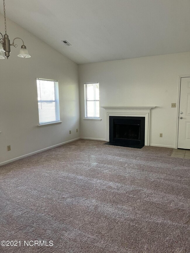 1812 Countrywood Blvd, Jacksonville, NC 28540 - photo 3