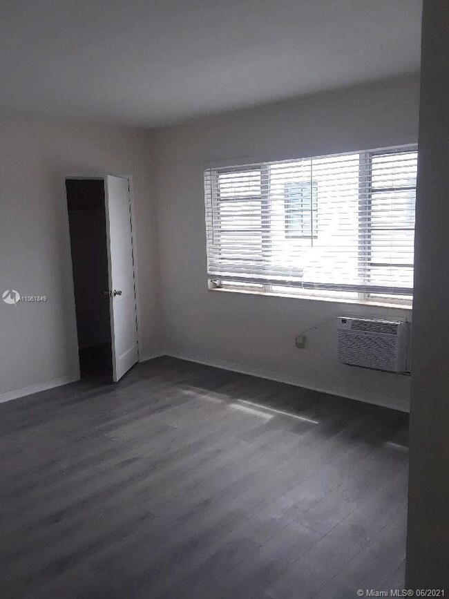 7920 Byron Ave unit 7, Miami Beach, FL 33141 - photo 2