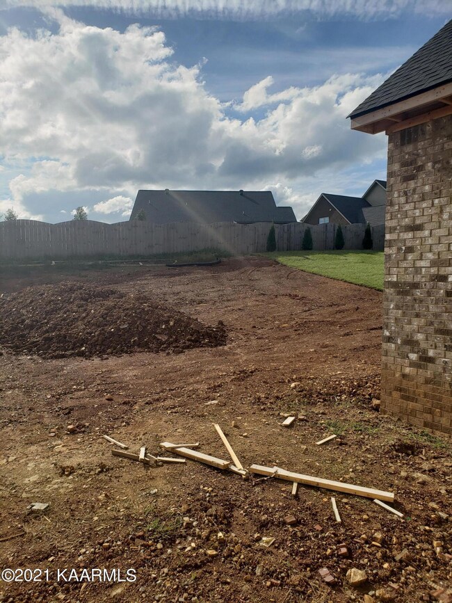 2338 Hickory Crest Ln, Knoxville, TN 37932 - photo 6