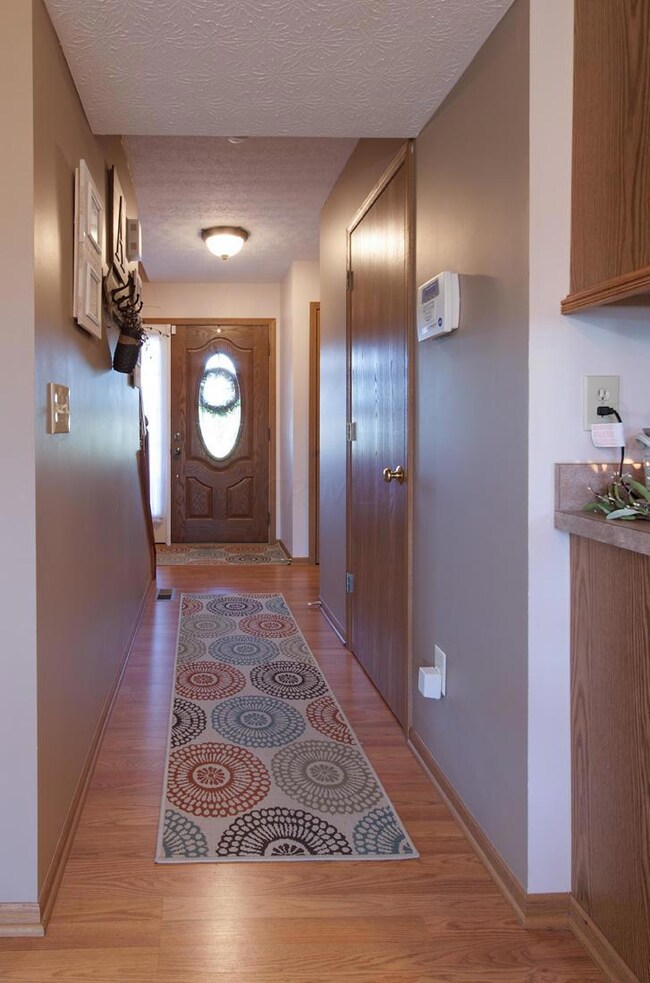 130 Sycamore Dr, Circleville, OH 43113 - photo 2