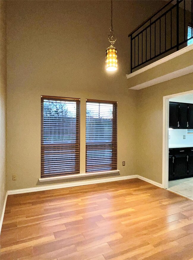 21 Rockwood Cir, Bedford, TX 76021 - photo 4