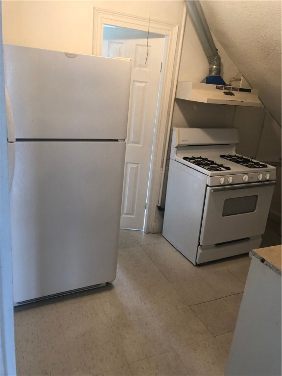 117 Cleveland St unit 3, Central Falls, RI 02863 - photo 4