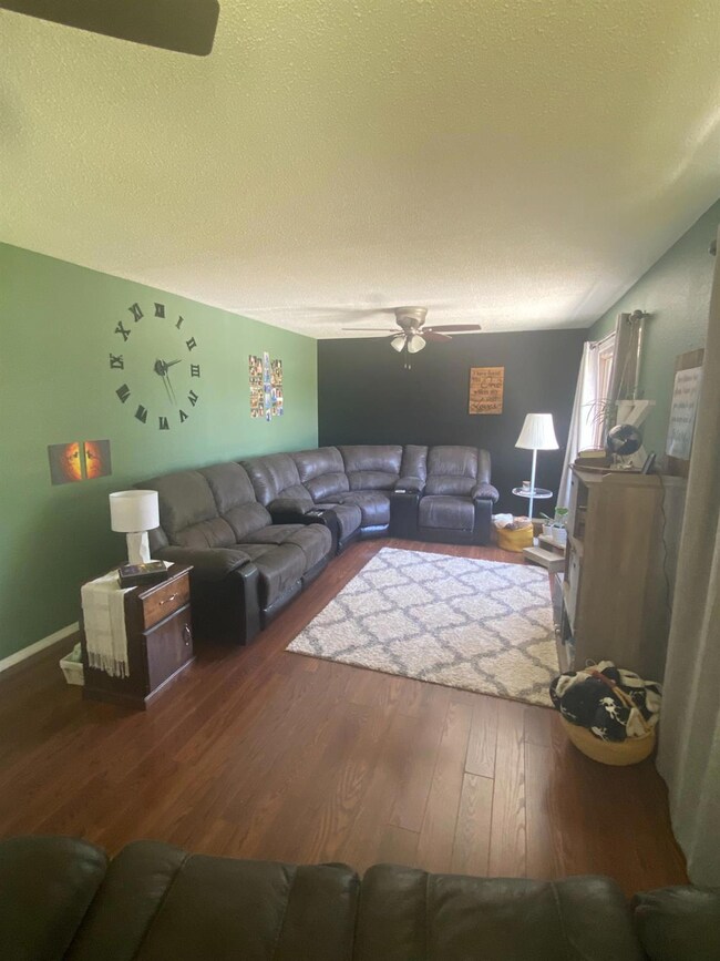 617 E 3rd St, Hugoton, KS 67951 - photo 6