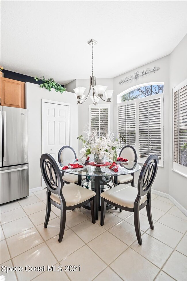 Kitchen Eat In Area