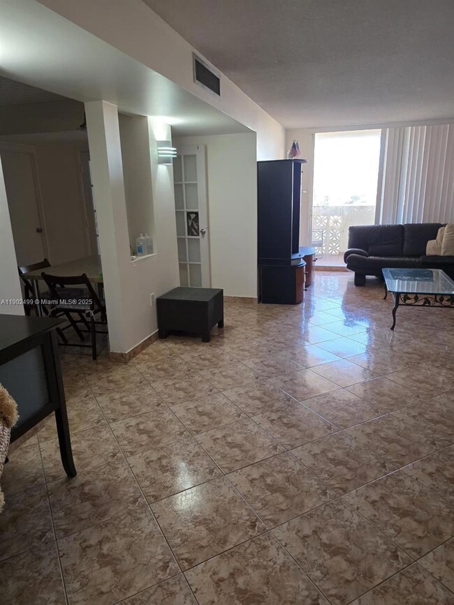 Plaza Towers North unit 1505, Hallandale Beach, FL 33009 - photo 5