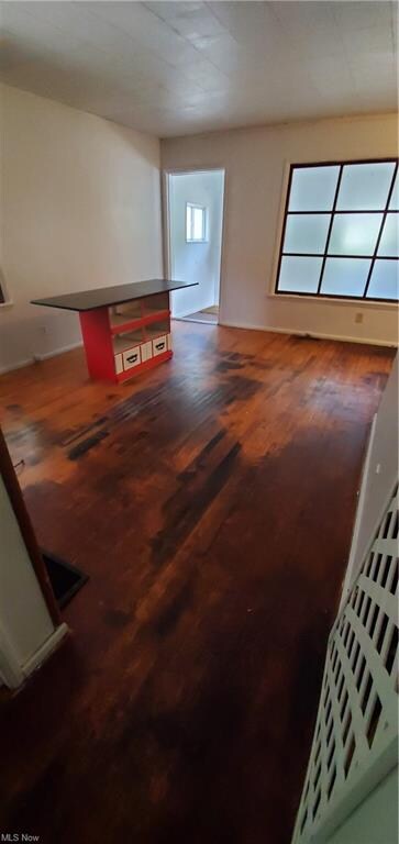 2085 Clermont Ave NE, Warren, OH 44483 - photo 3