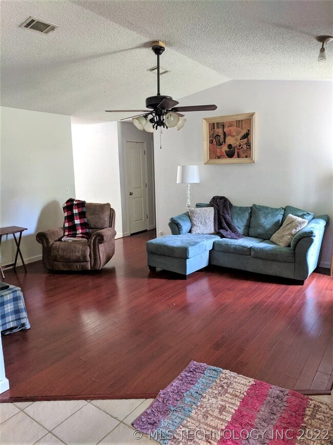Living Room Vaulted Ceiling