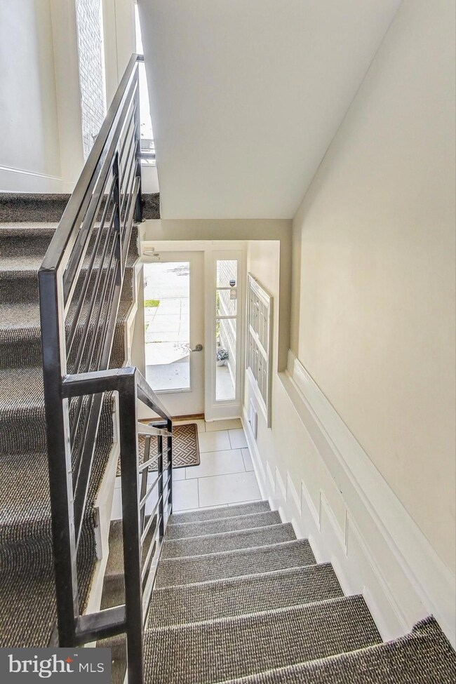 321 18th St SE unit 6, Washington, DC 20003 - photo 2