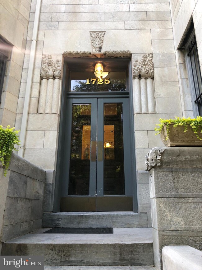 1725 P St NW unit T4, Washington, DC 20036 - photo 2