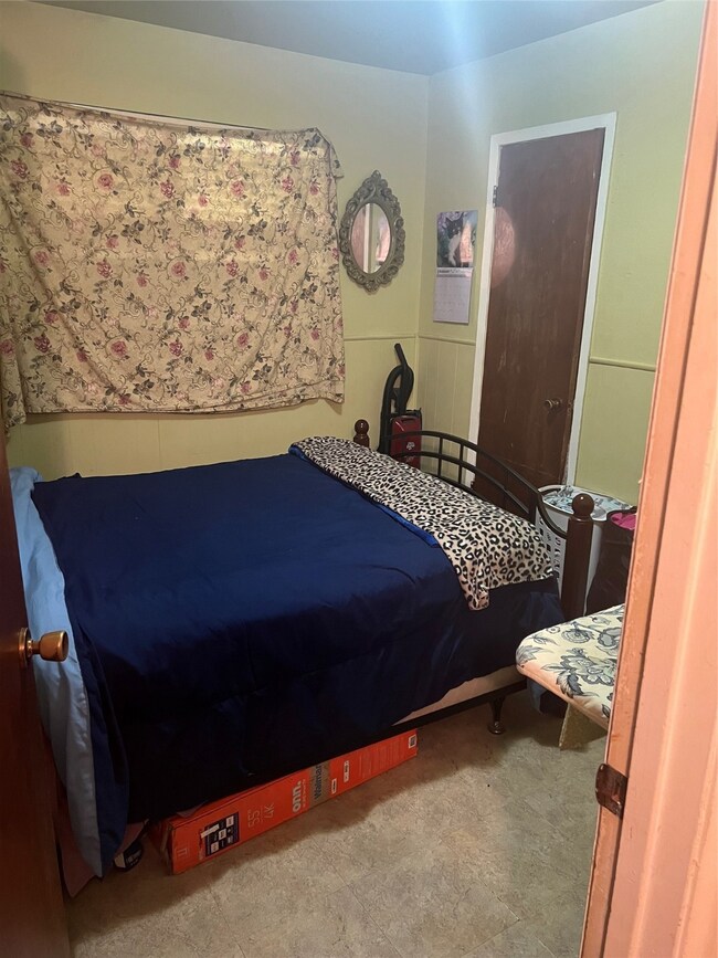 1442 Peach Spring Dr, Houston, TX 77088 - photo 2