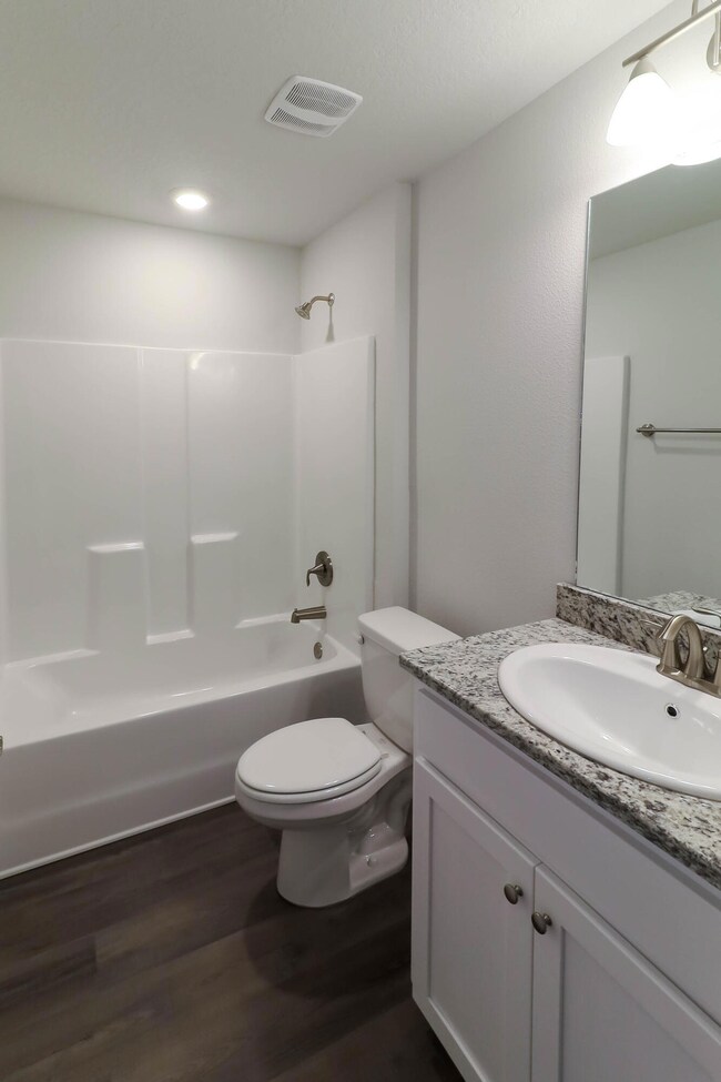 2313B_Bath 3 Granite