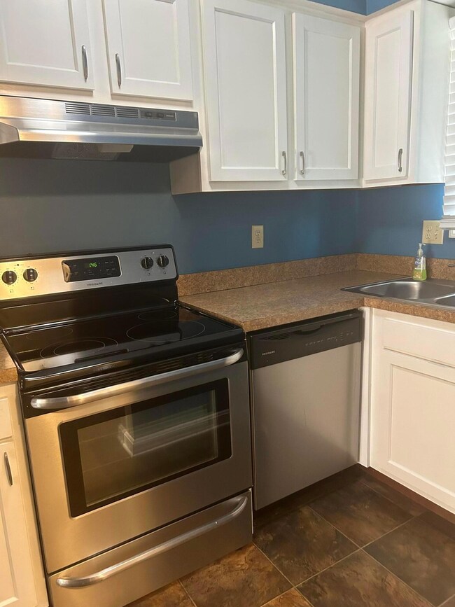 New Kitchen Cabinets
