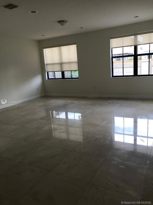 7026 NW 103rd Path, Doral, FL 33178 - photo 3