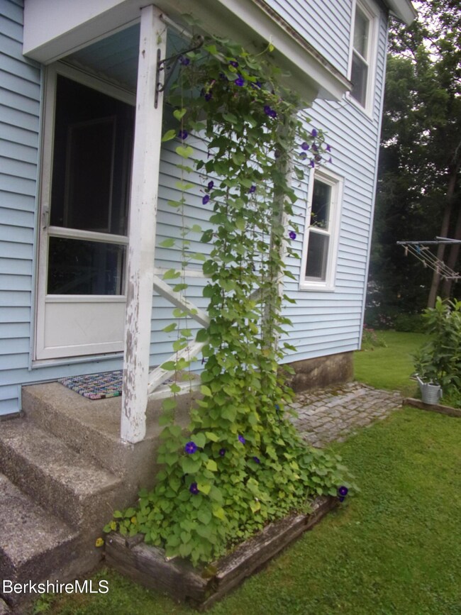 66 Hathaway St, North Adams, MA 01247 - photo 4