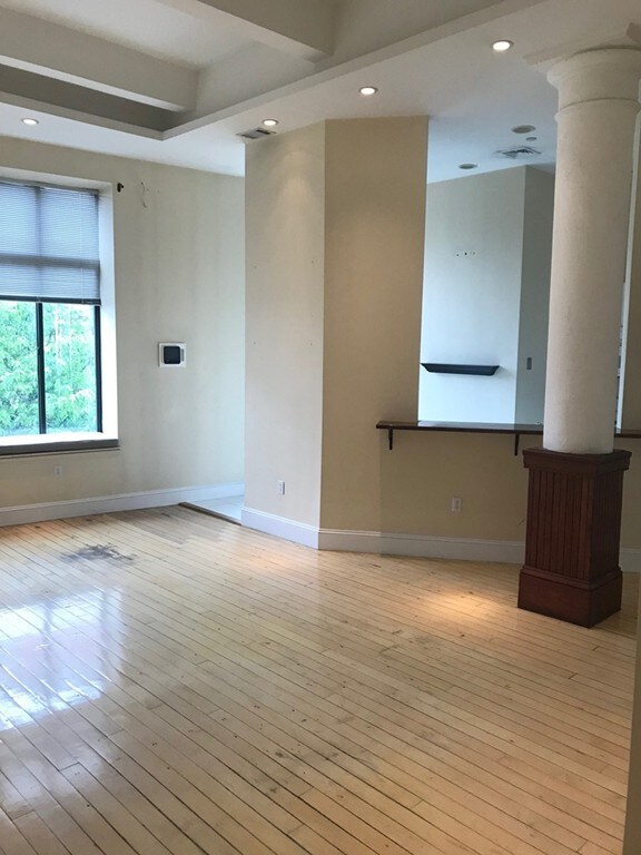 108 Richmond St unit 7, Boston, MA 02109 - photo 5