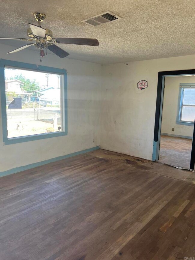 685 El Centro Ave, El Centro, CA 92243 - photo 4