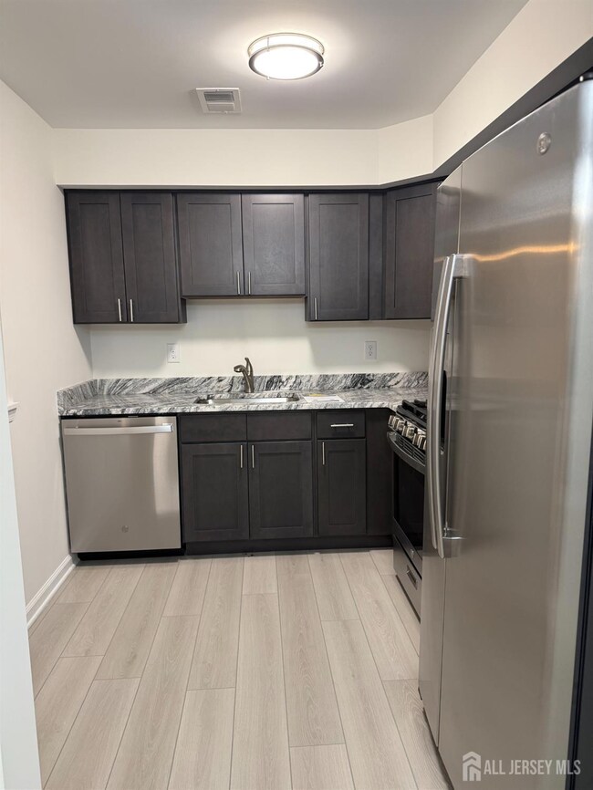 1214 Waterford Dr unit 14, Edison, NJ 08817 - photo 4