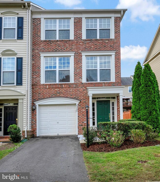 43263 Sunderleigh Square, Broadlands, VA 20148 - photo 2