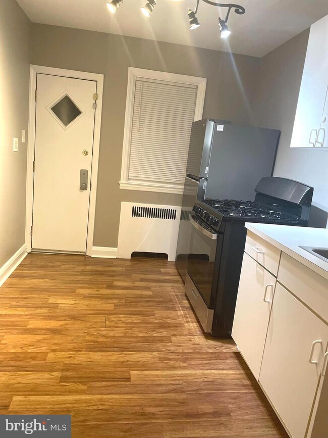 110 Cherrydell Rd unit 2, Catonsville, MD 21228 - photo 6