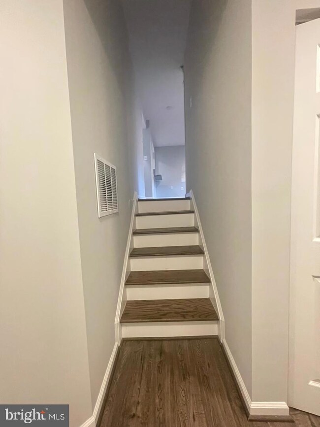 8719 Jackson Ave unit BASEMENT, Manassas, VA 20110 - photo 4