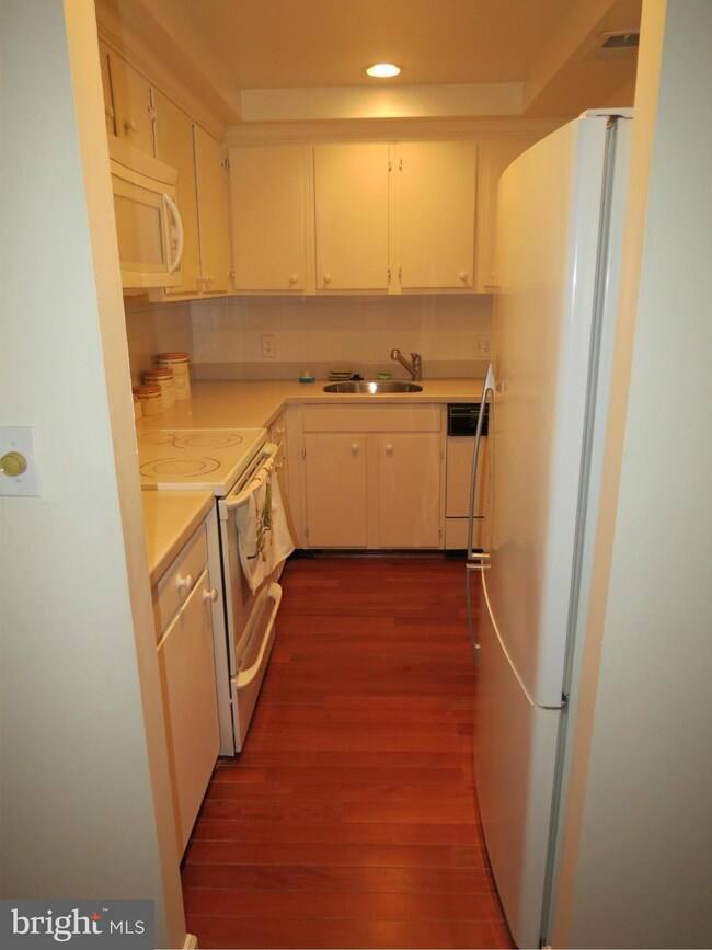 4512 36th St S unit B2, Arlington, VA 22206 - photo 7