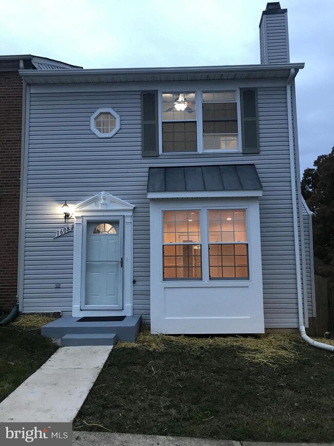 1608 Willowwood Ct, Hyattsville, MD 20785 - photo 2