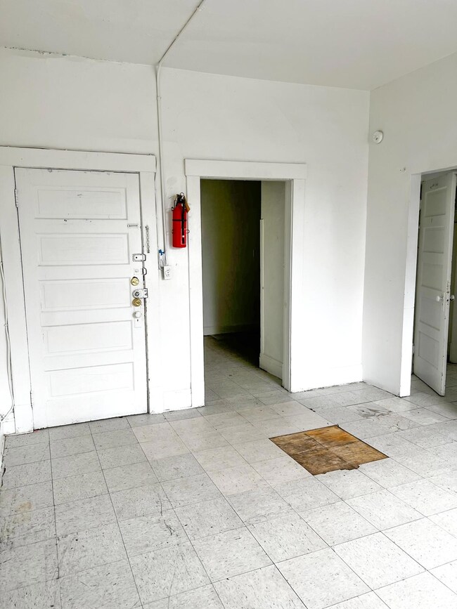 817 Myrtle Unit 3 (2)