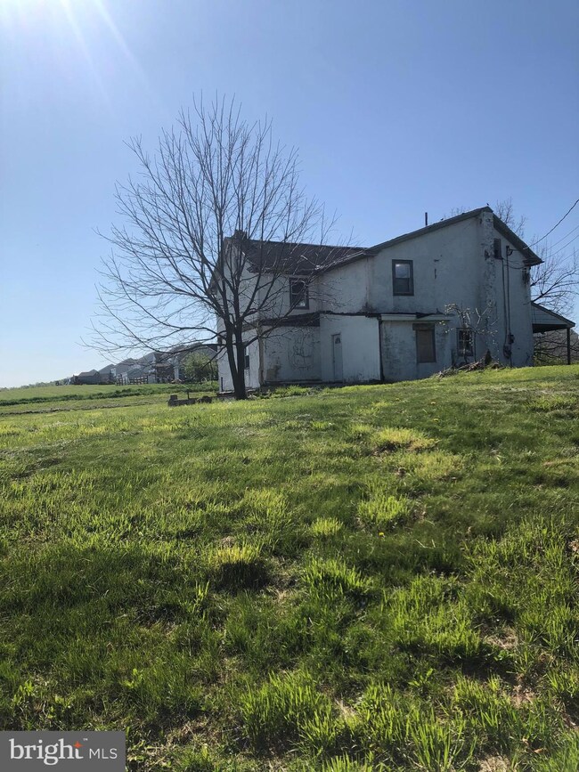 75 Black Matt Rd, Douglassville, PA 19518 - photo 5