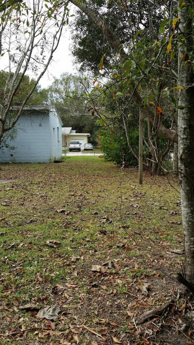 4605 Burgundy Rd N, Jacksonville, FL 32210 - photo 4