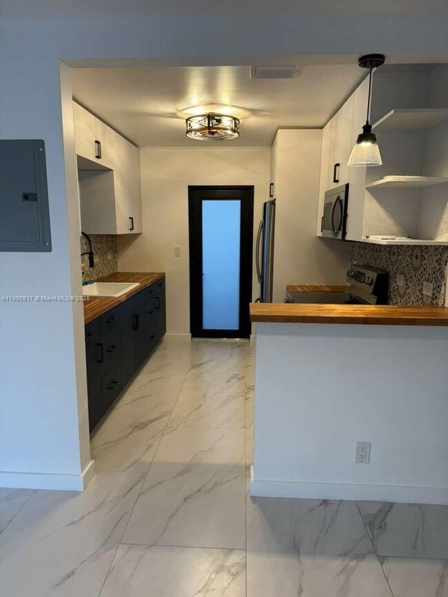 117 NE 2nd Terrace unit FRONT, Hallandale Beach, FL 33009 - photo 5