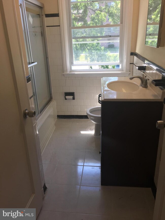 4014 Clarks Ln, Baltimore, MD 21215 - photo 2