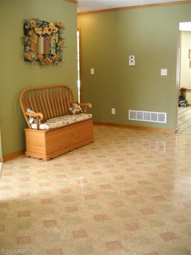 9581 Chickadee Dr, Newaygo, MI 49337 - photo 3