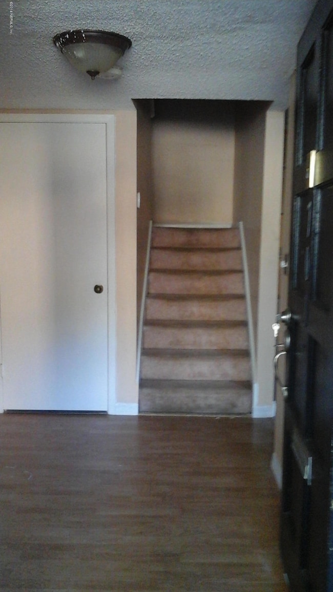 701 Oaks Manor Ct, Jacksonville, FL 32211 - photo 3