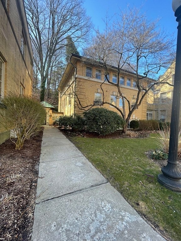 75 Glen Rd unit B-5, Brookline, MA 02445 - photo 4