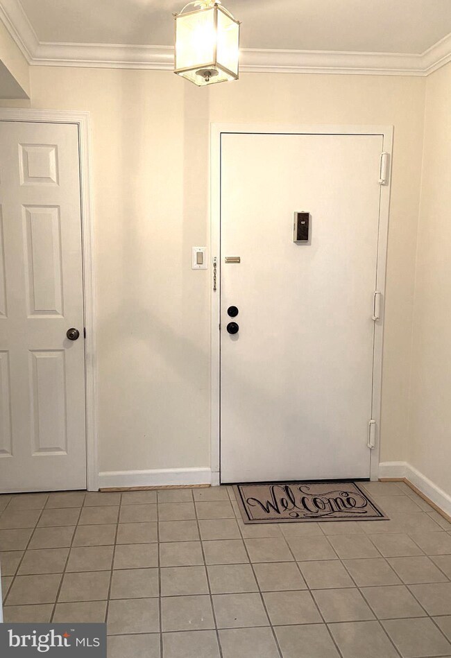 Treebrooke unit 104, Oakton, VA 22124 - photo 5