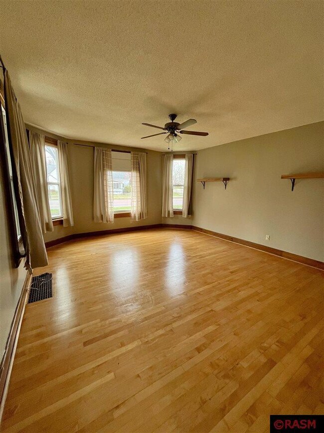 520 520 N Broadway St, New Ulm, MN 56073 - photo 6