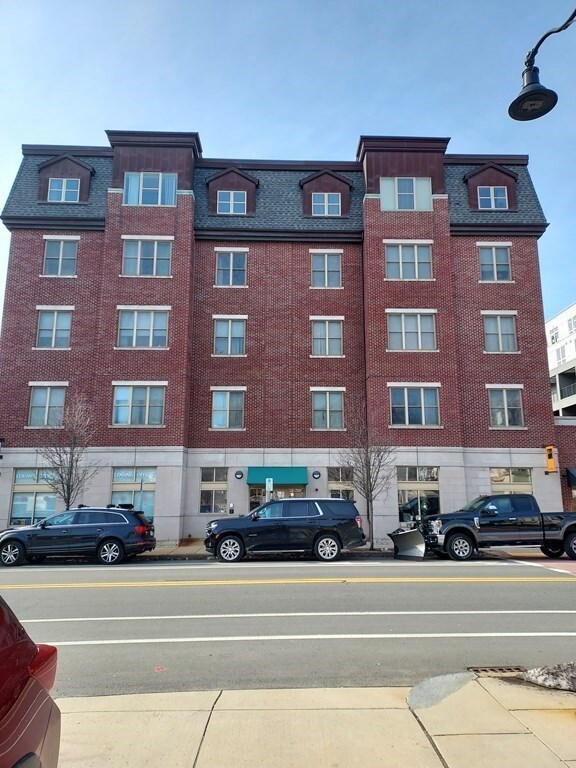 116 Rantoul St unit 408, Beverly, MA 01915 - photo 2