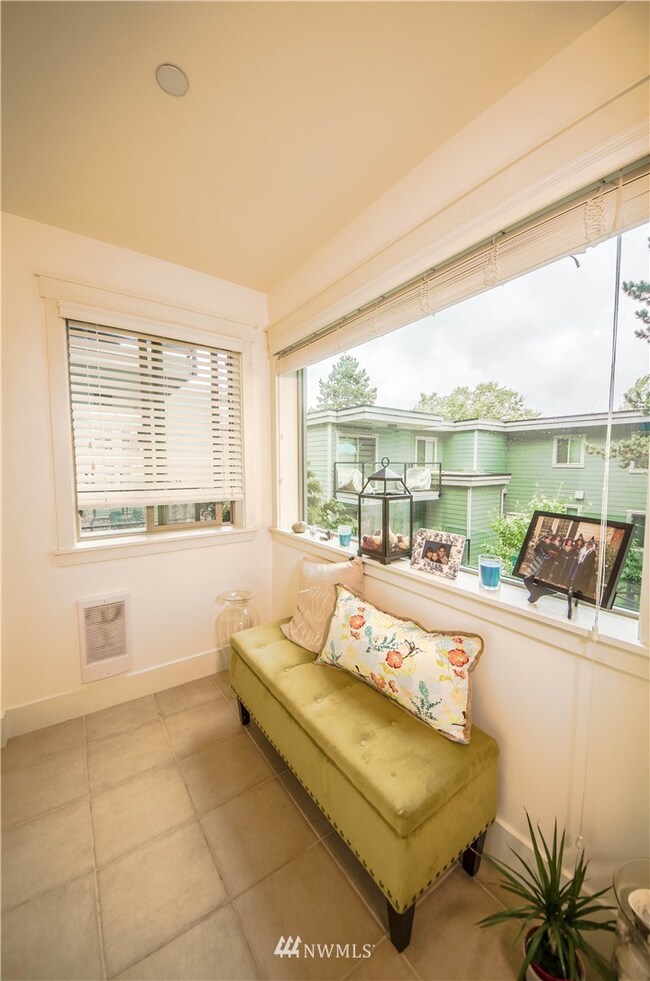 3204 81st Place SE unit B202, Mercer Island, WA 98040 - photo 2