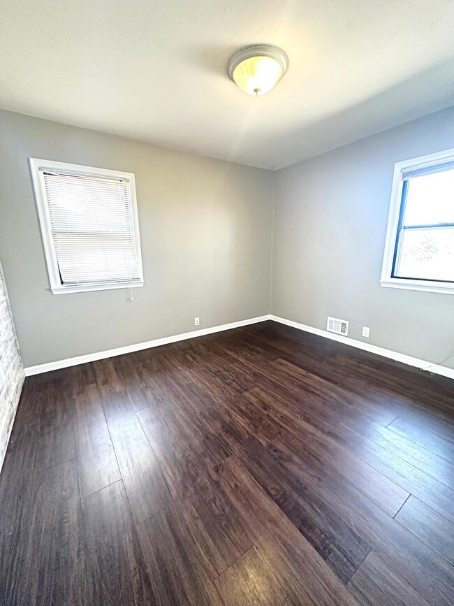 223 Hawes Ave, Saint Paul, MN 55126 - photo 6