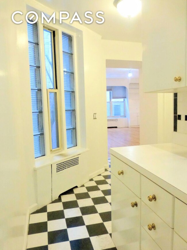 330 E 58th St unit 4-F, New York, NY 10022 - photo 3