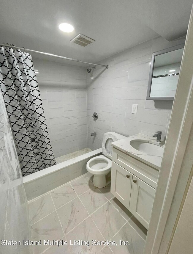 726 Naughton Ave, Staten Island, NY 10305 - photo 6