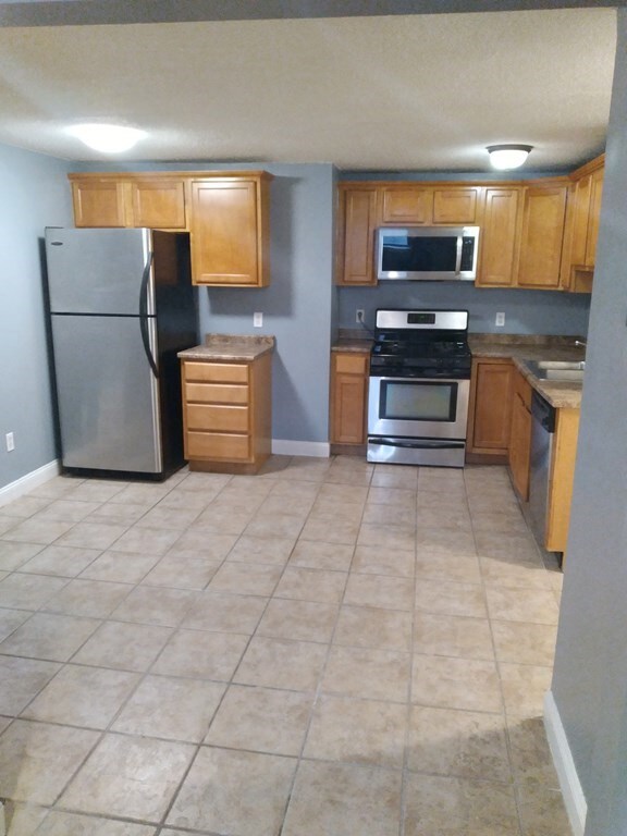 260 Fountain St unit A4, Fall River, MA 02721 - photo 2